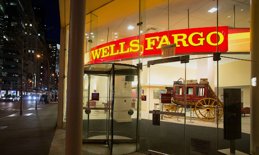 Wells Fargo, Other Lenders Miss Debut of Rescue for Small Firms